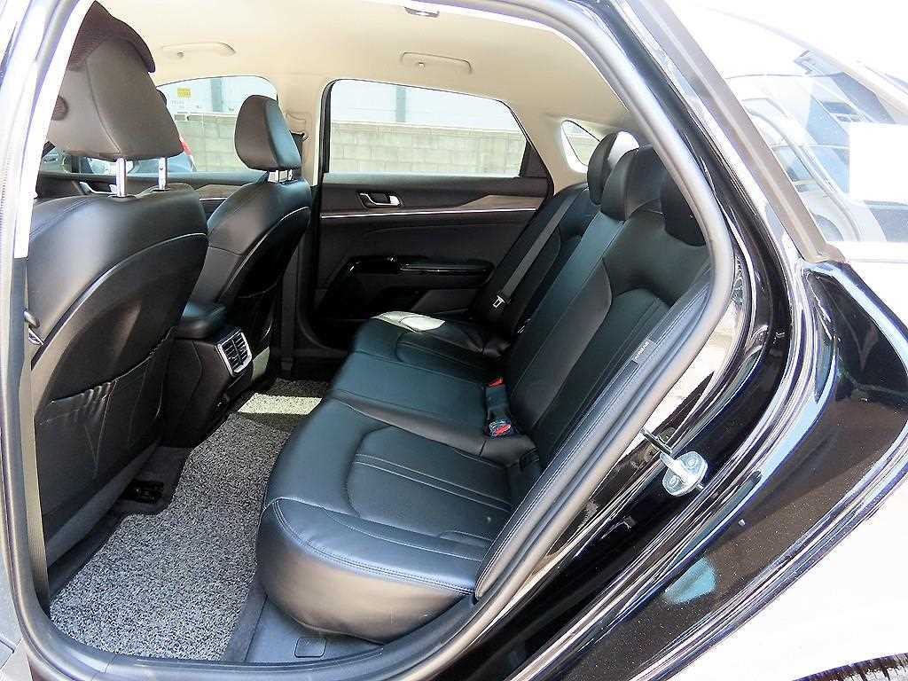 KIA K5 - Vista 6