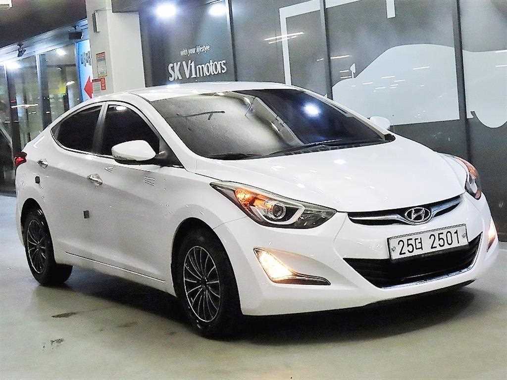 HYUNDAI Avante - Vista 2