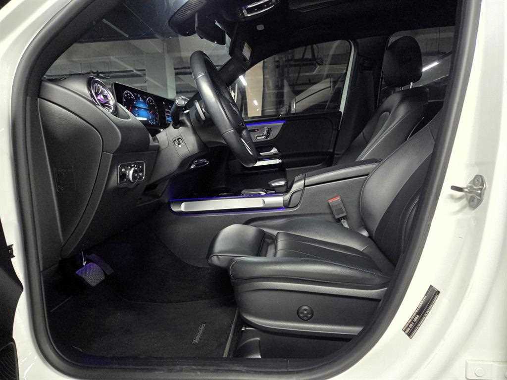Mercedes Benz GLB Class - Vista 7