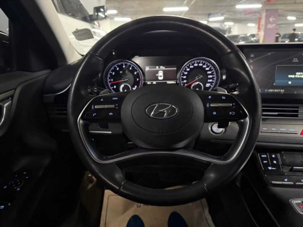 HYUNDAI Grandeur - Vista 8