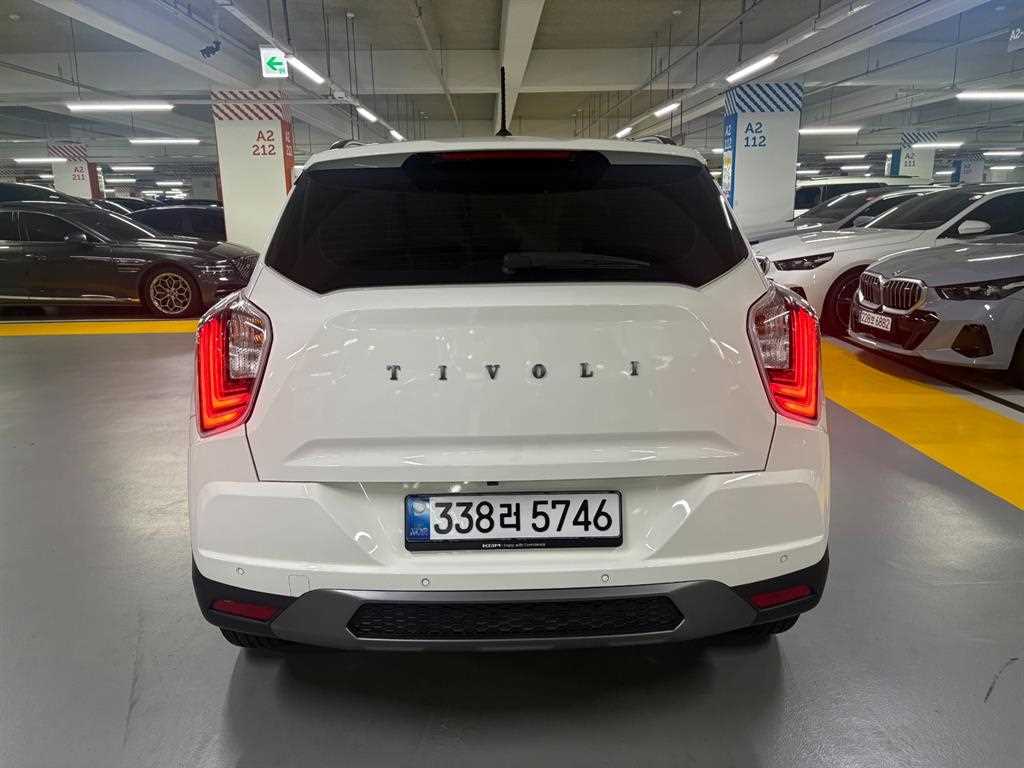 Ssangyong Tivoli - Vista 4
