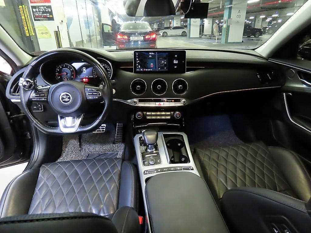 KIA Stinger - Vista 10