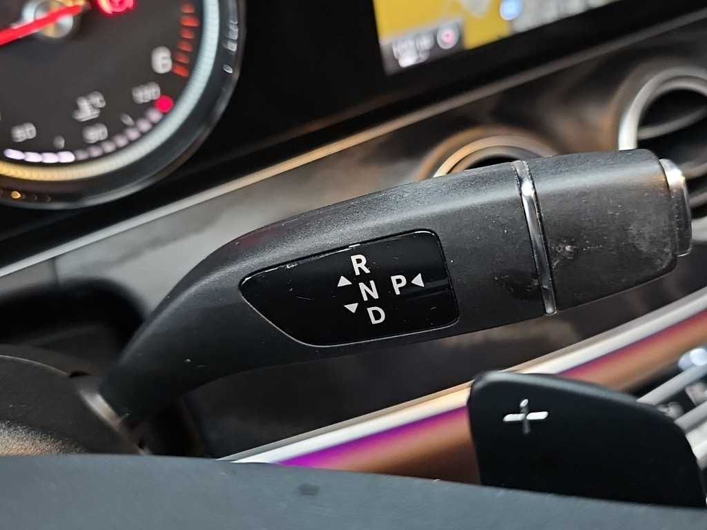 Mercedes Benz E class - Vista 8