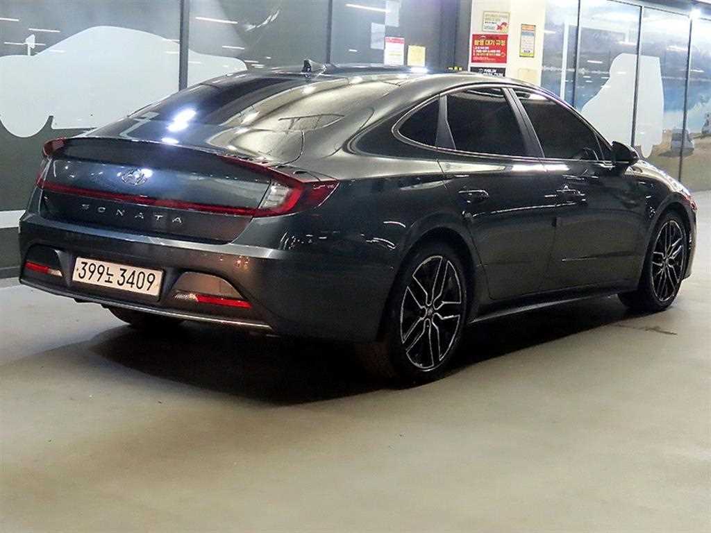HYUNDAI Sonata - Vista 4