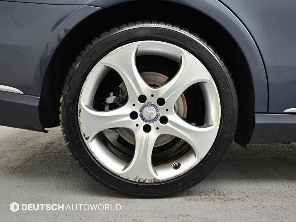 Mercedes Benz E class - Vista 5