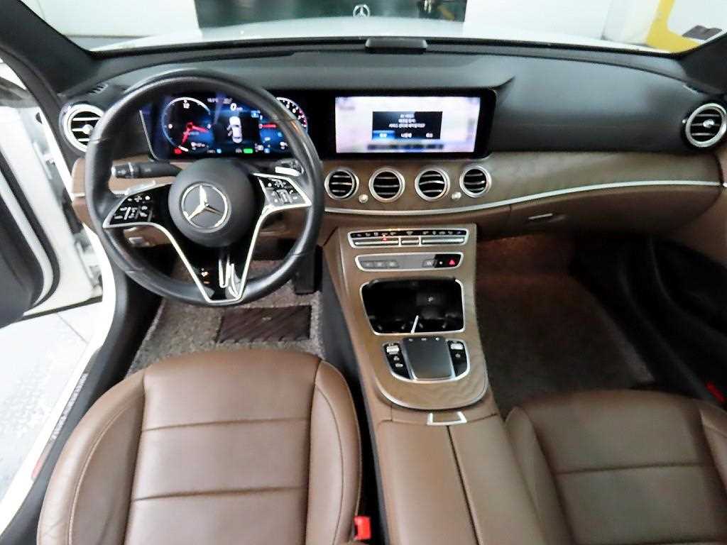 Mercedes Benz E class - Vista 7