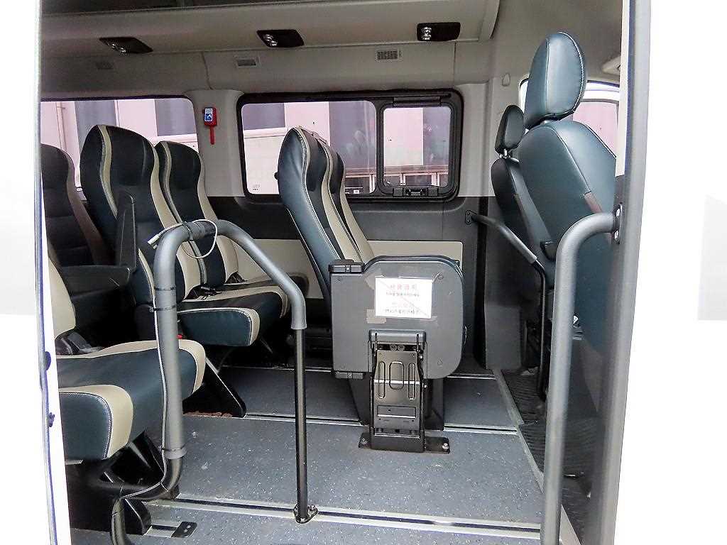 HYUNDAI Solati - Vista 6