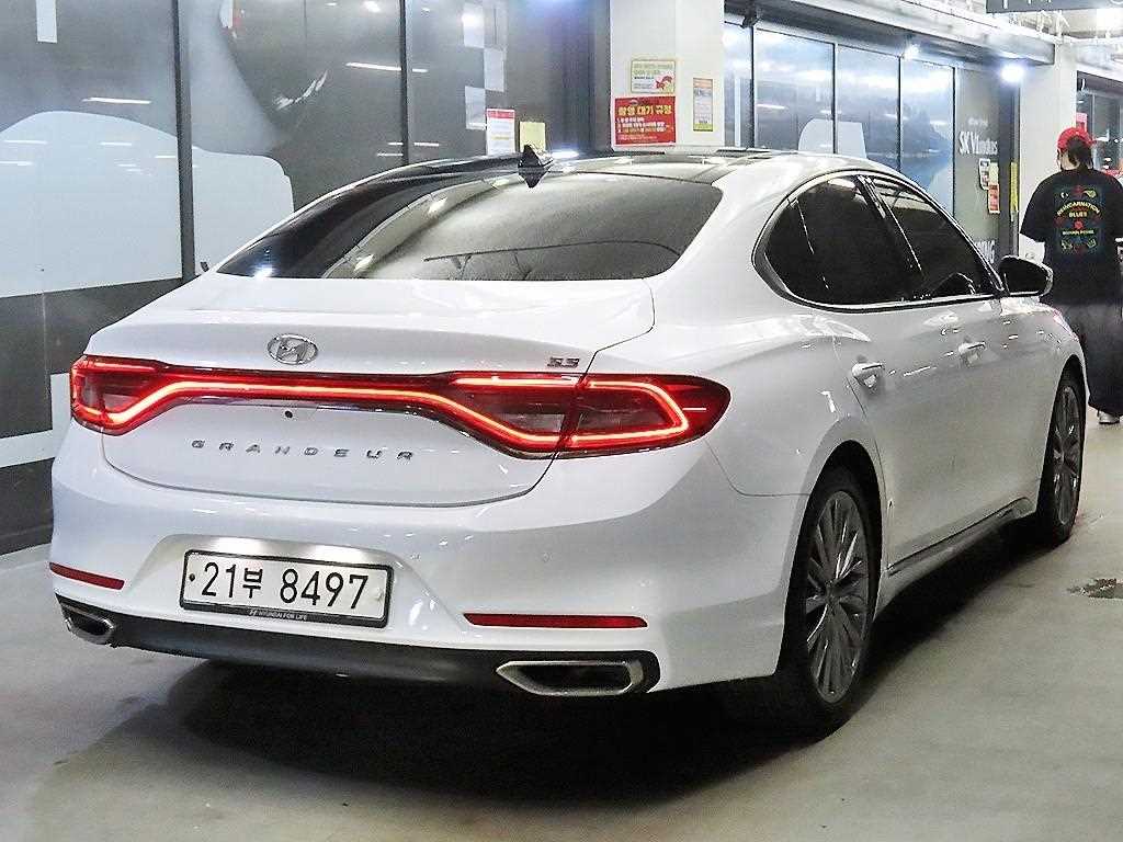 HYUNDAI Grandeur - Vista 4