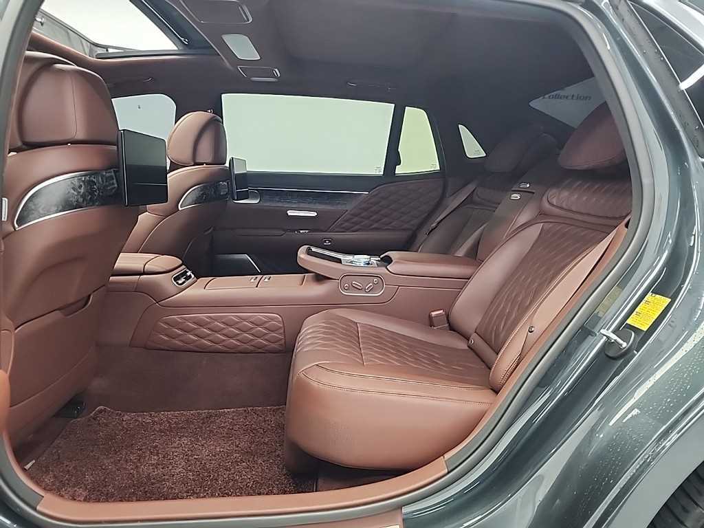 Genesis G90 - Vista 12
