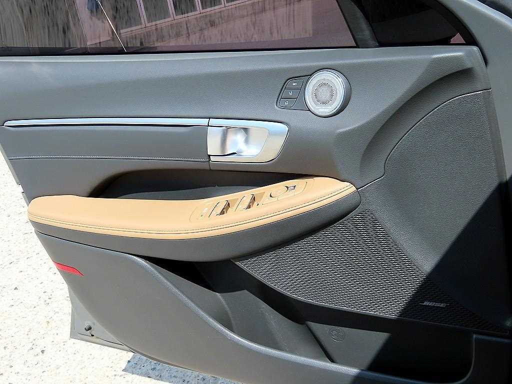 HYUNDAI Sonata - Vista 12