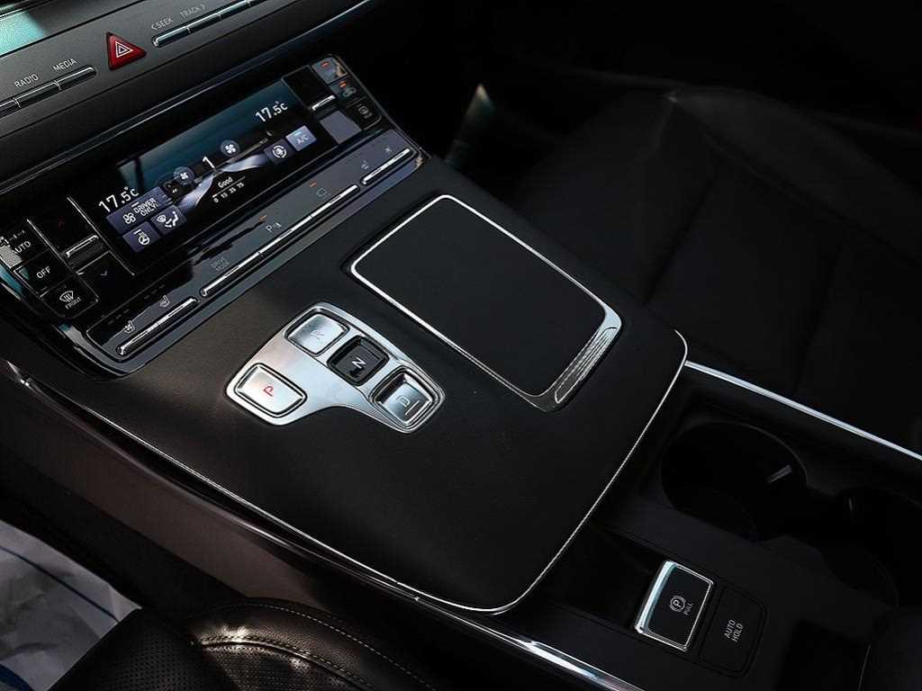 HYUNDAI Grandeur - Vista 12