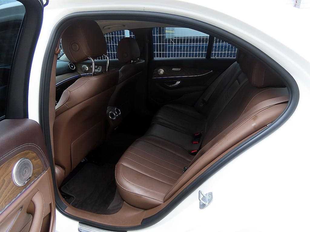 Mercedes Benz E class - Vista 6