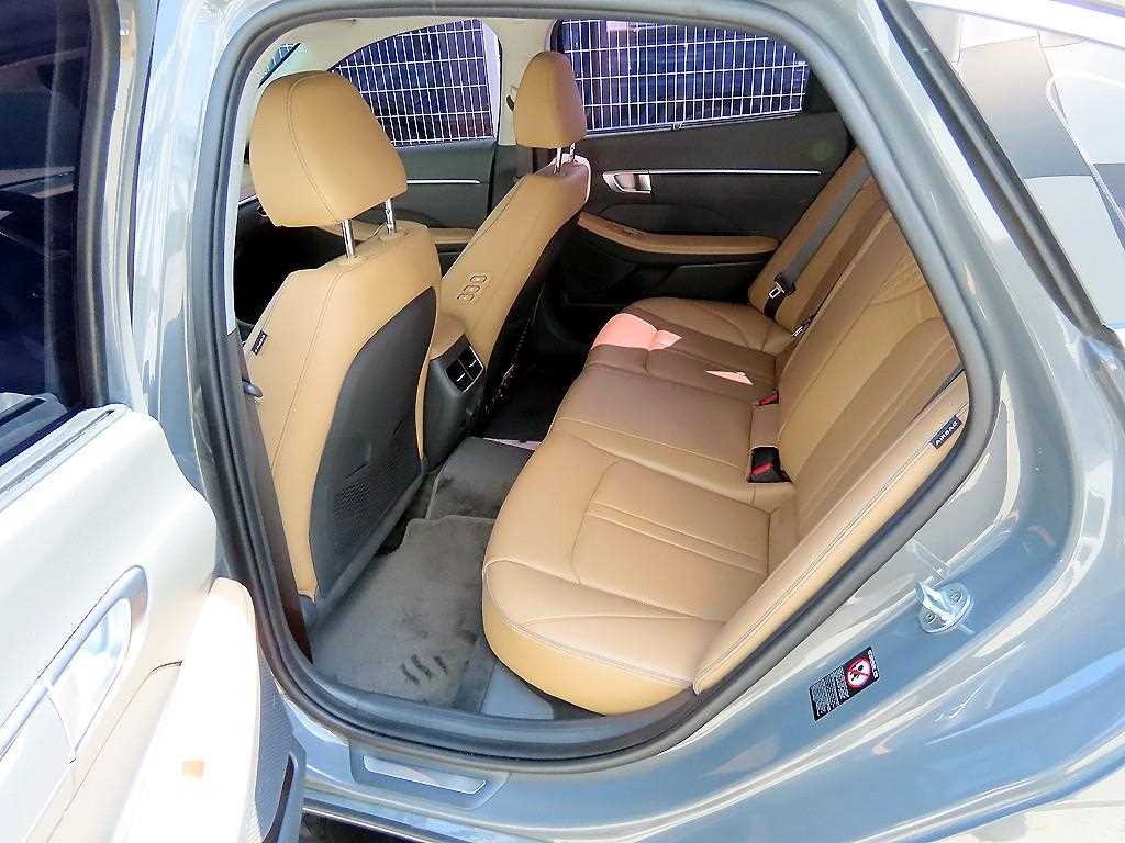 HYUNDAI Sonata - Vista 6