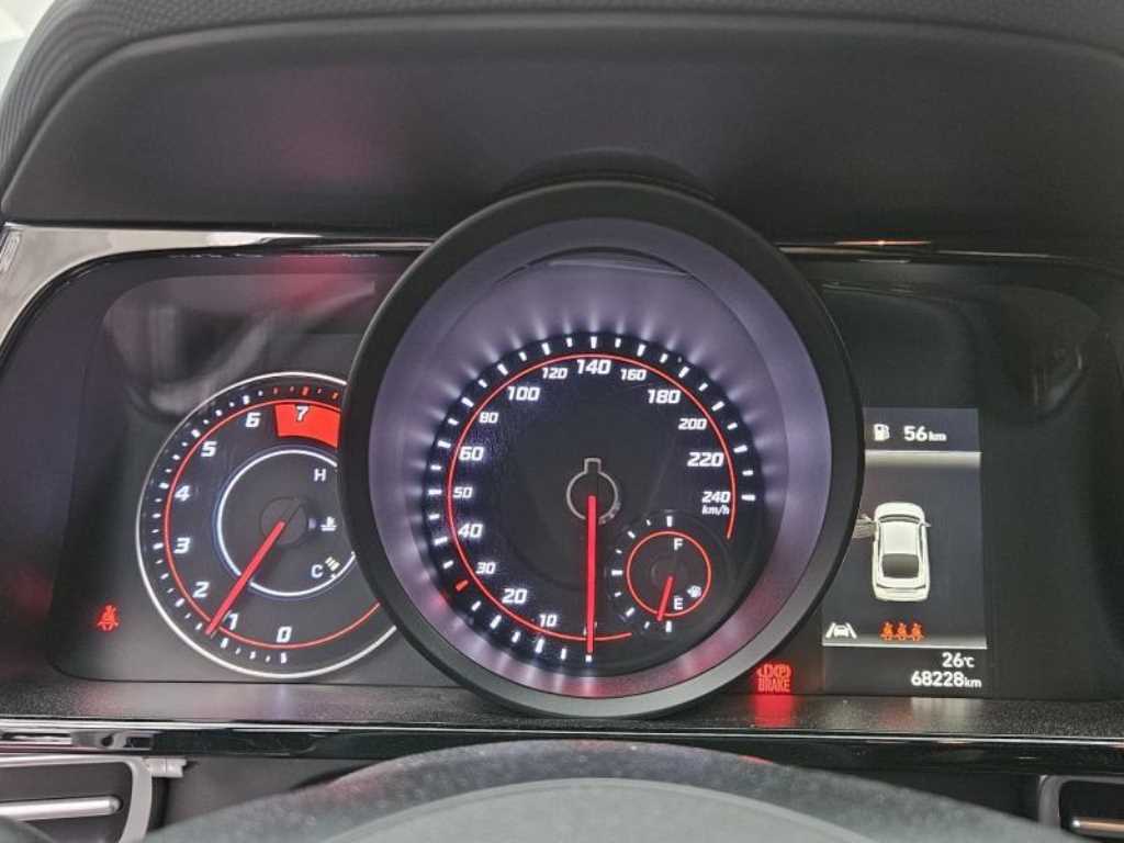 HYUNDAI Avante - Vista 8