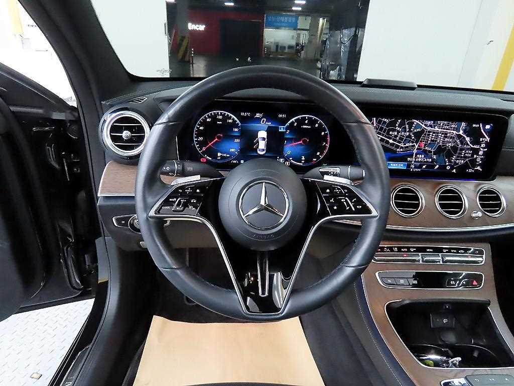 Mercedes Benz E class - Vista 9