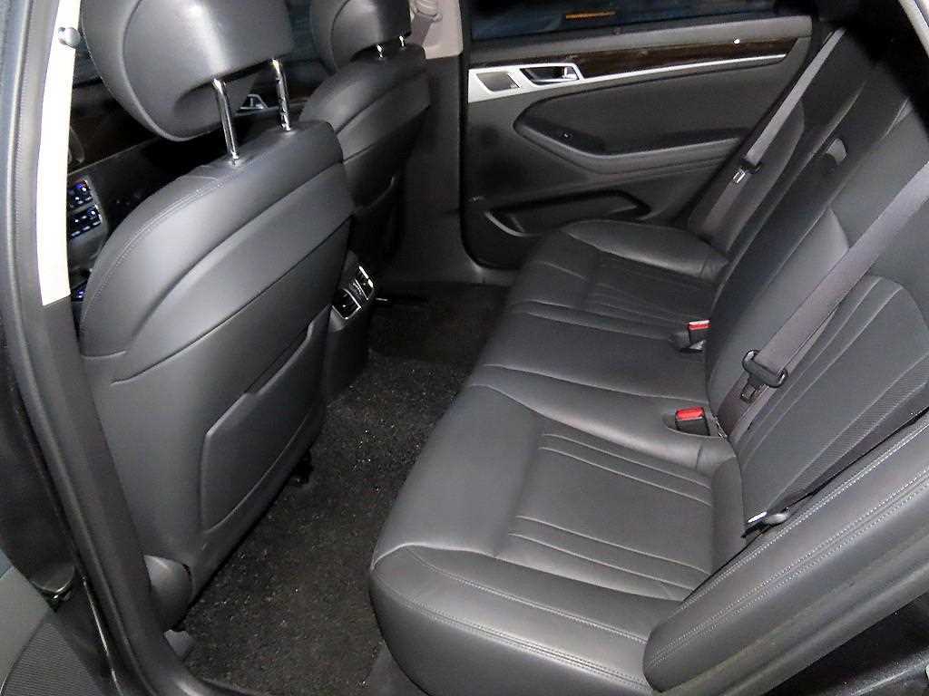 Genesis G80 - Vista 7