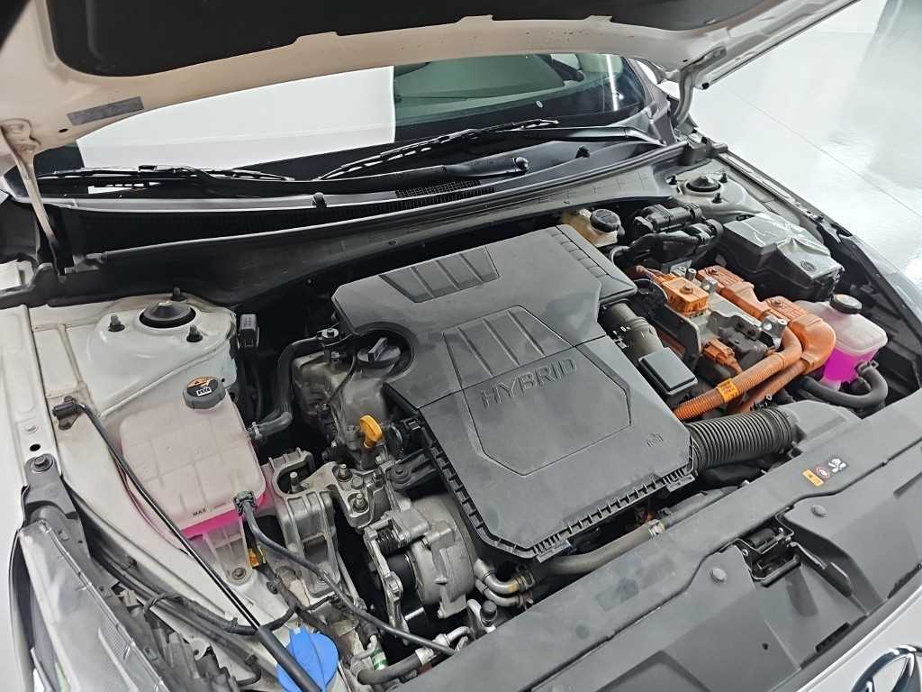 HYUNDAI Avante - Vista 5