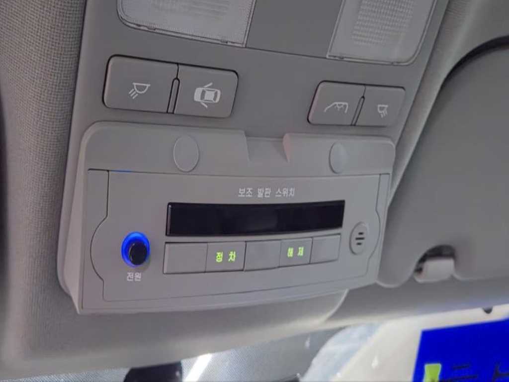 HYUNDAI Starex - Vista 10