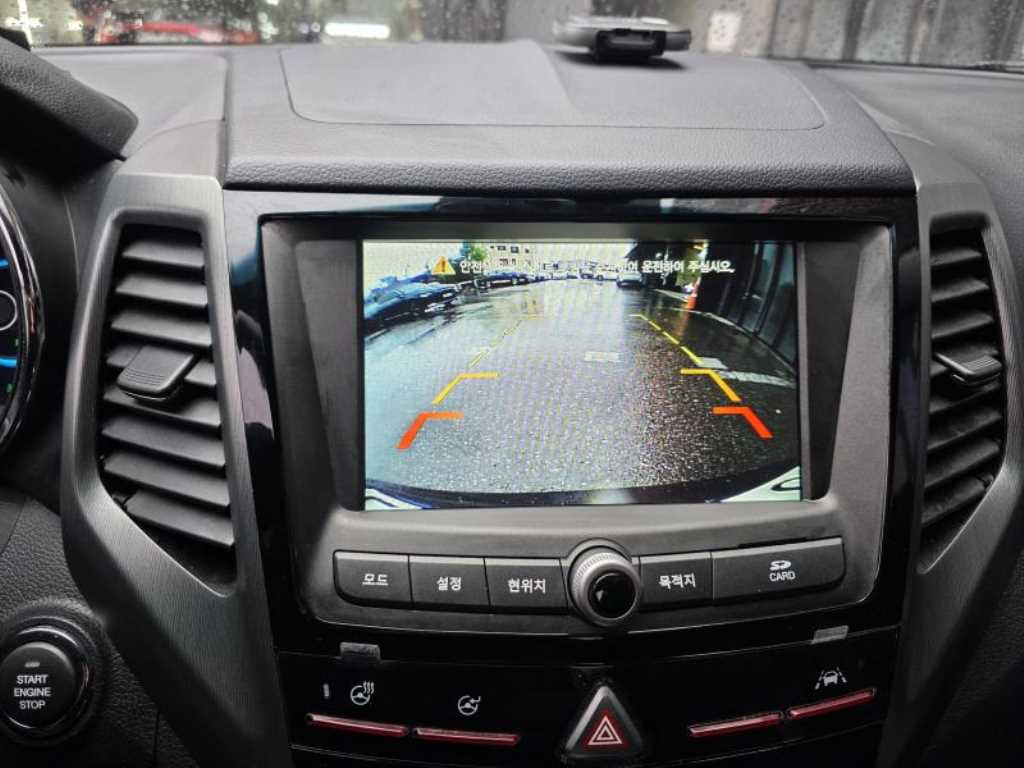 Ssangyong Tivoli - Vista 10
