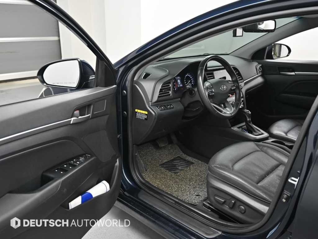 HYUNDAI Avante - Vista 11