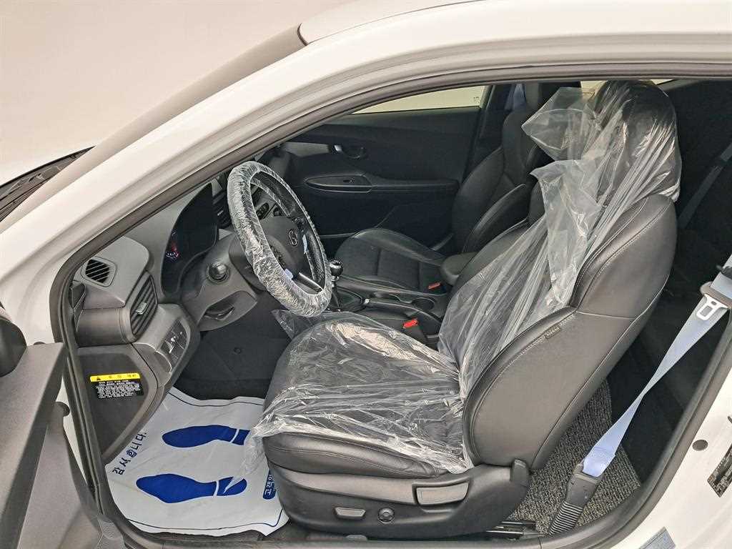 HYUNDAI Veloster - Vista 11