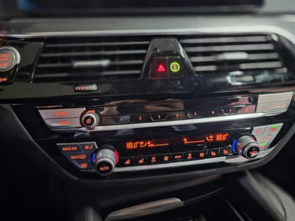 BMW 5 Series - Vista 5