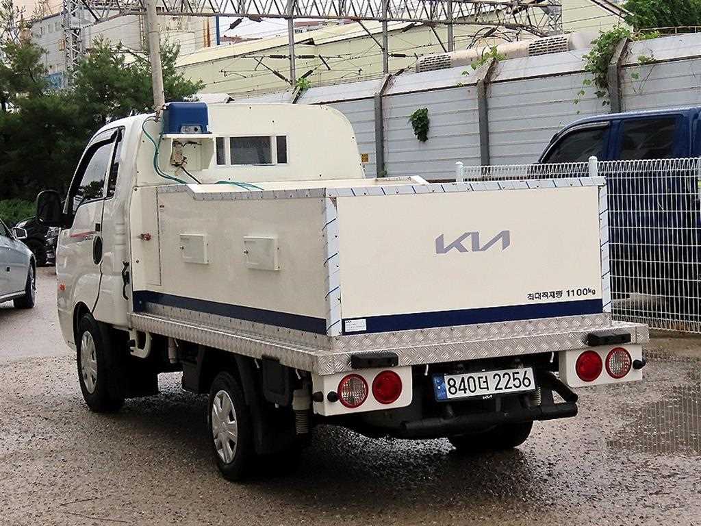 Small Truck (Completed) a live fish car - Vista 3