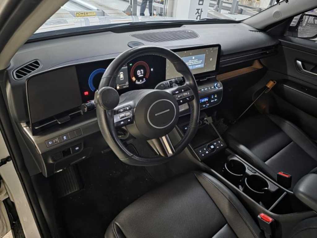 HYUNDAI Kona - Vista 4