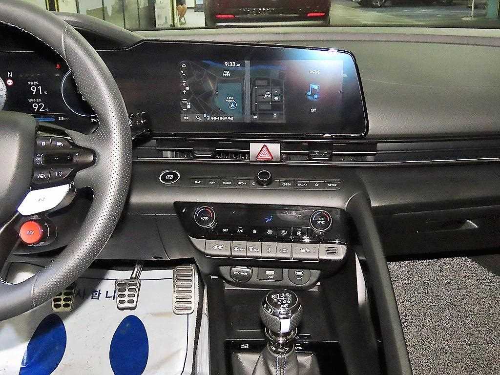 HYUNDAI Avante - Vista 11