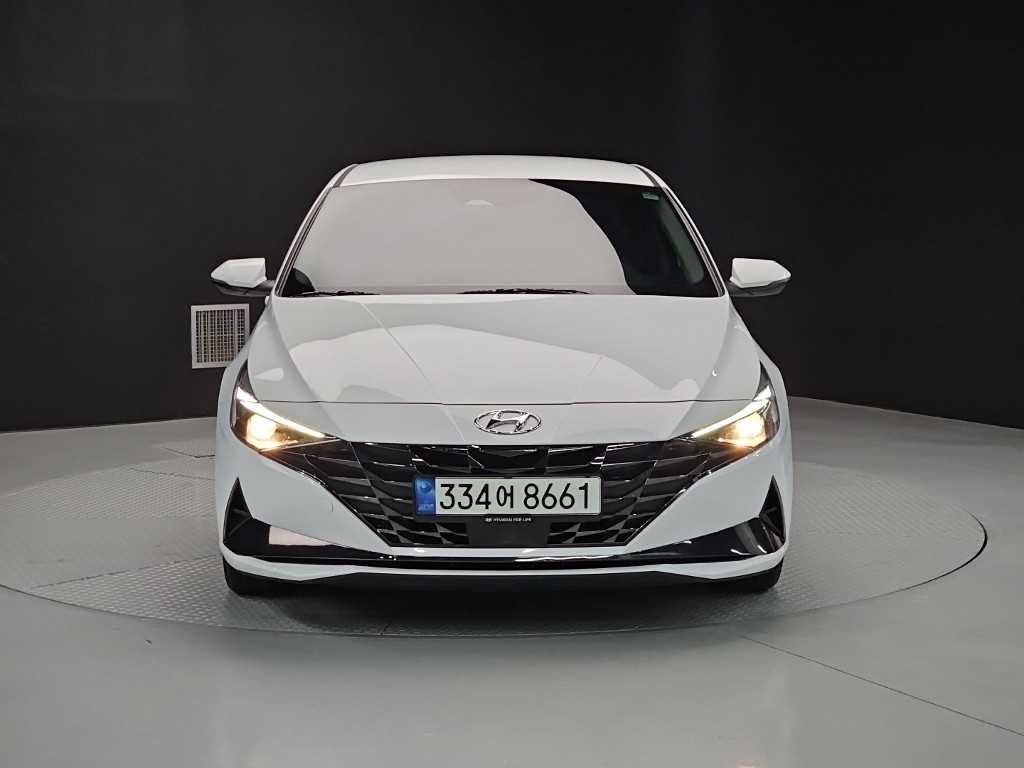 HYUNDAI Avante - Vista 2
