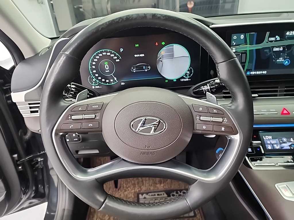 HYUNDAI Grandeur - Vista 9