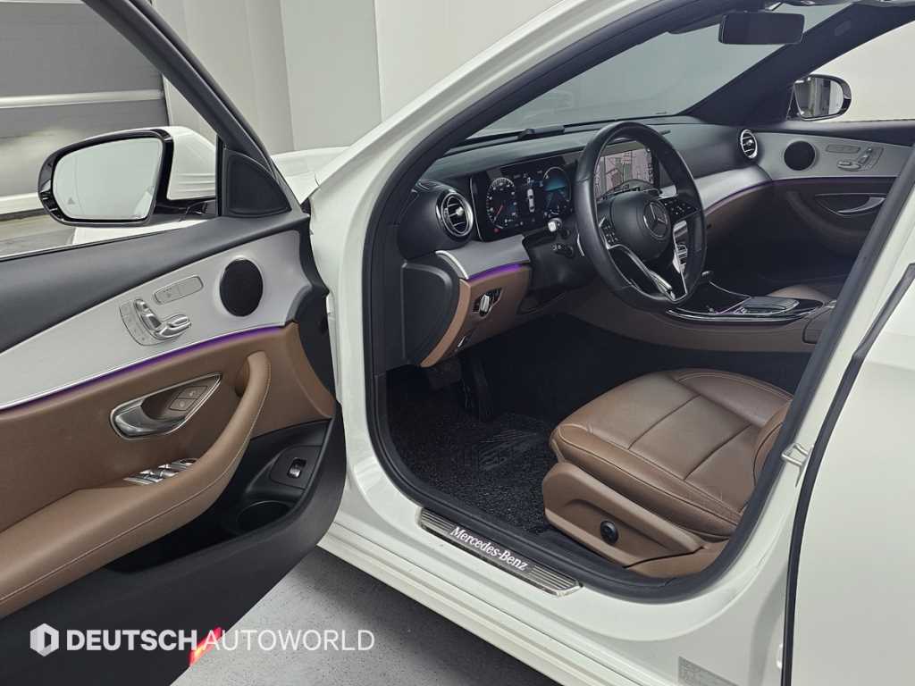 Mercedes Benz E class - Vista 11