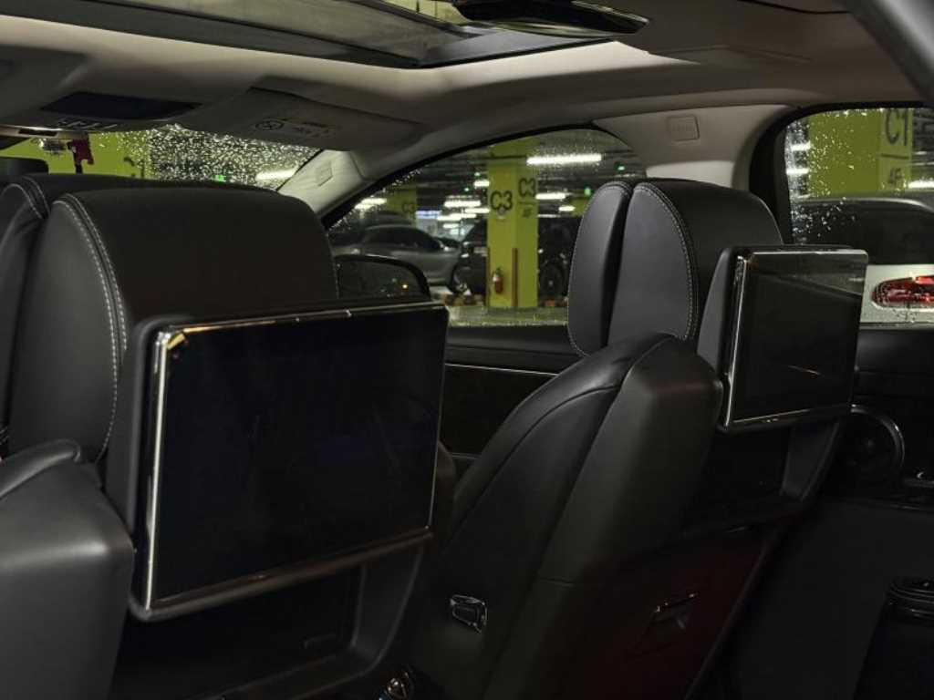 Jaguar XJ - Vista 12