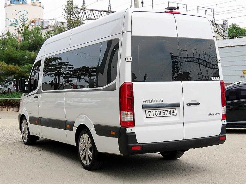 HYUNDAI Solati - Vista 3