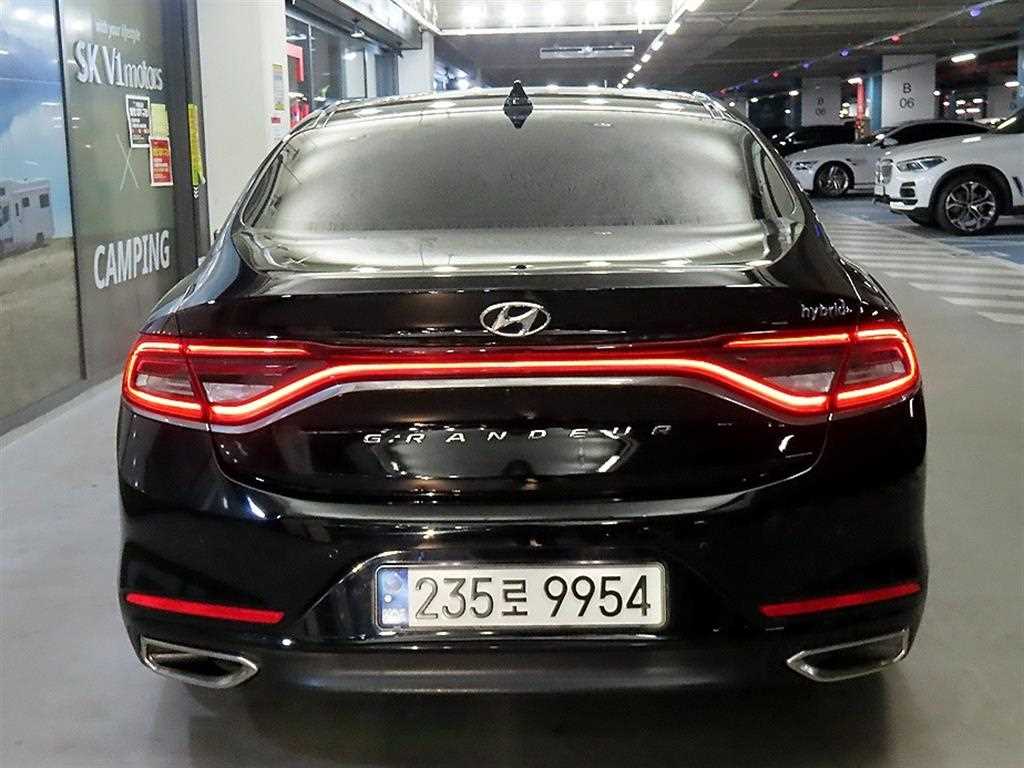 HYUNDAI Grandeur - Vista 5