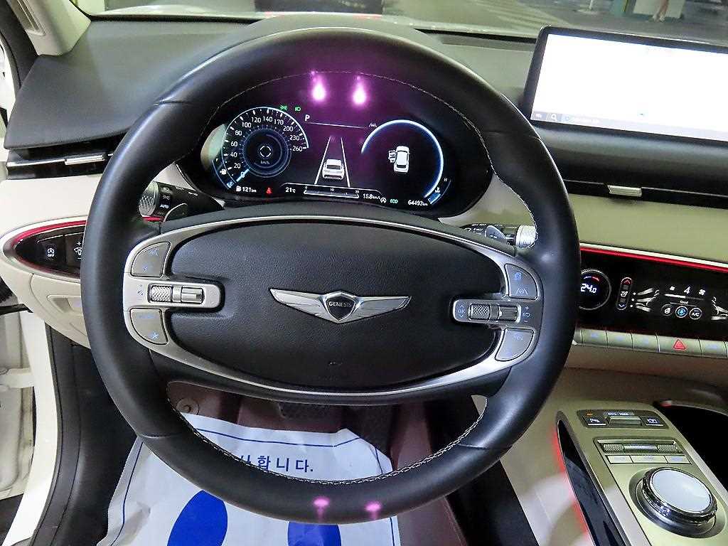Genesis GV70 - Vista 8