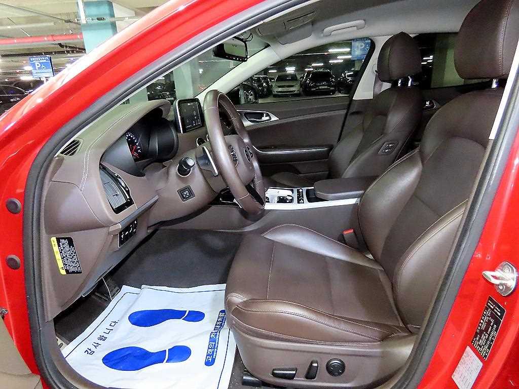 KIA Stinger - Vista 6