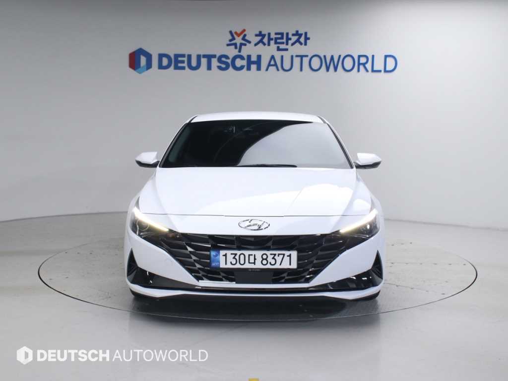 HYUNDAI Avante - Vista 3