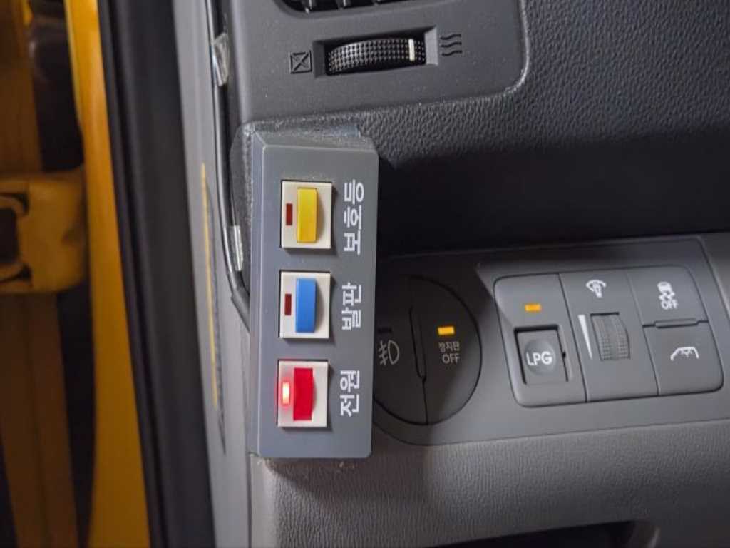 HYUNDAI Starex - Vista 7