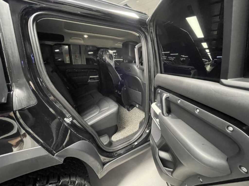 Land Rover Defender - Vista 11
