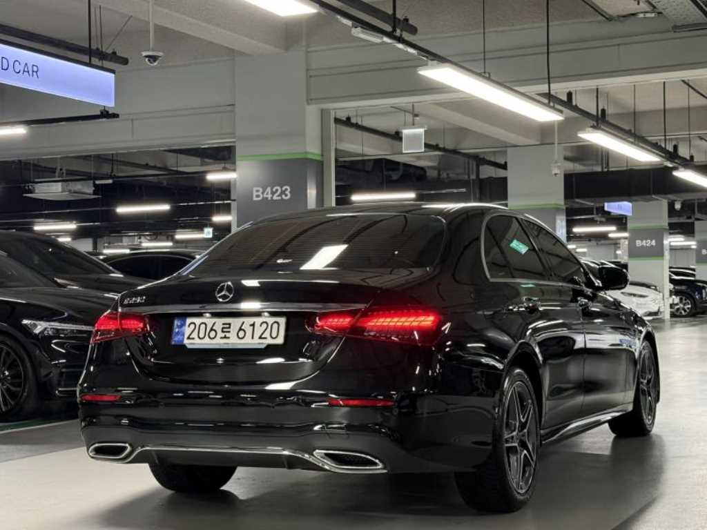 Mercedes Benz E class - Vista 3