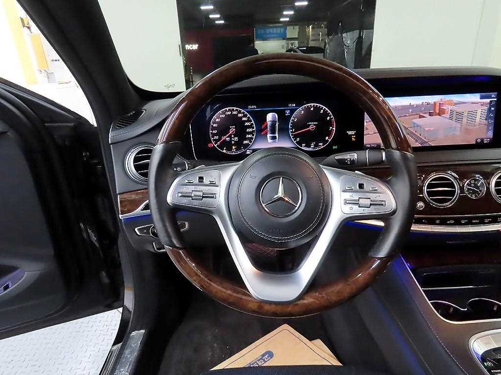 Mercedes Benz S Class - Vista 9
