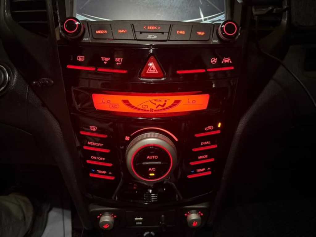 Ssangyong Tivoli - Vista 12