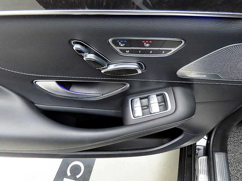 Mercedes Benz S Class - Vista 12