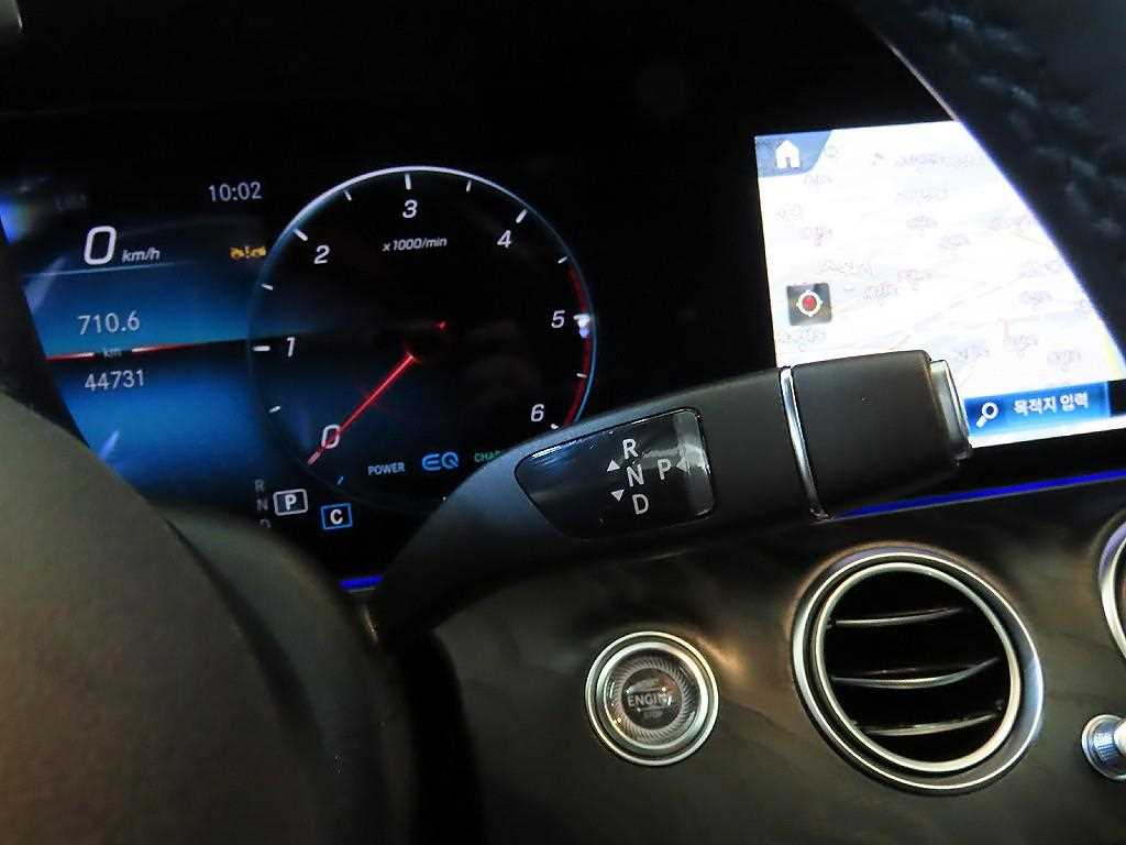 Mercedes Benz E class - Vista 12