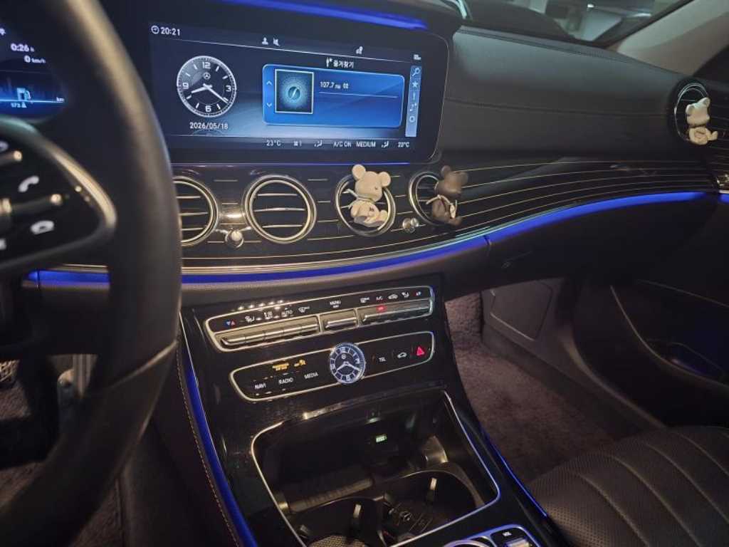 Mercedes Benz E class - Vista 9
