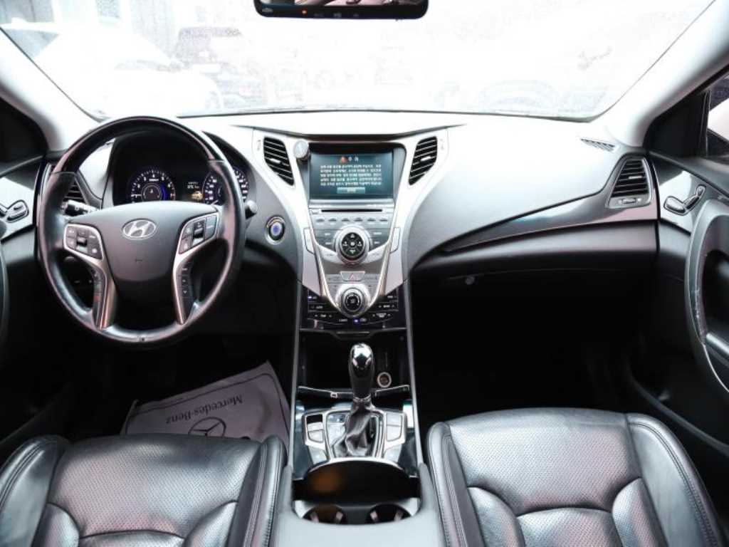 HYUNDAI Grandeur - Vista 6