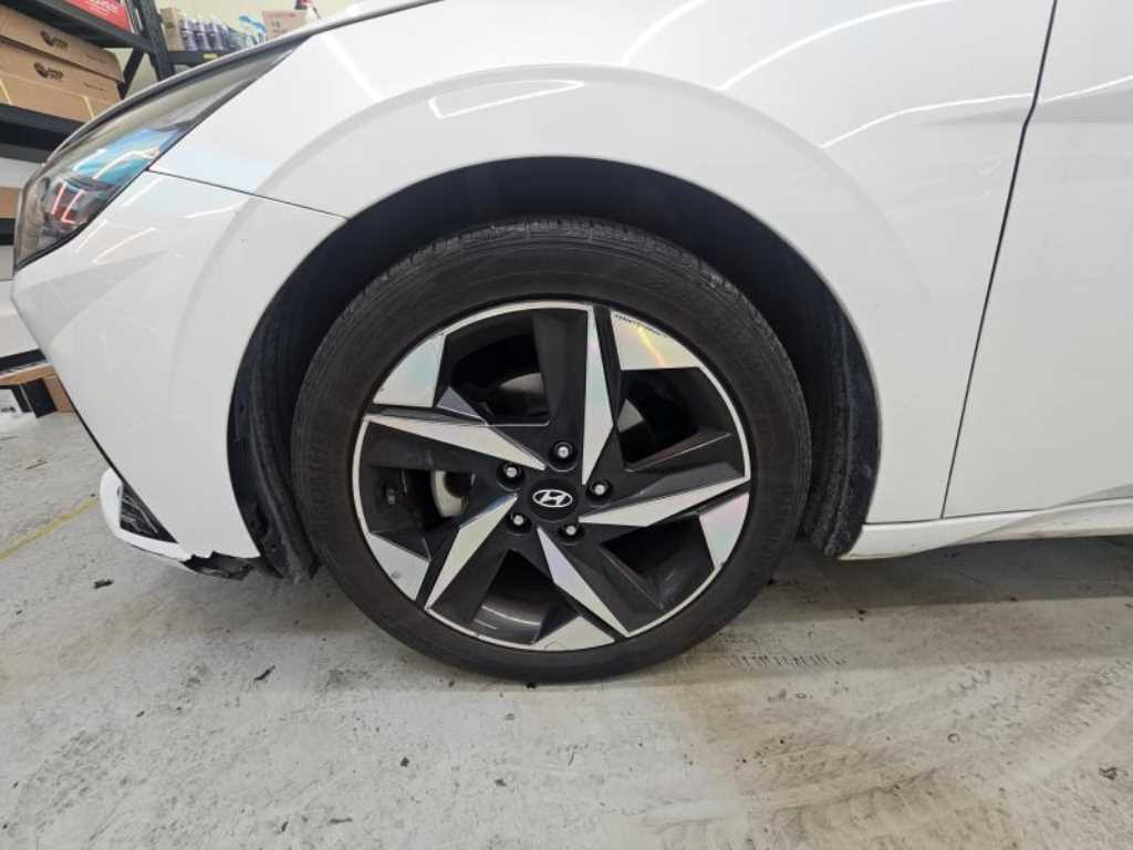 HYUNDAI Avante - Vista 7