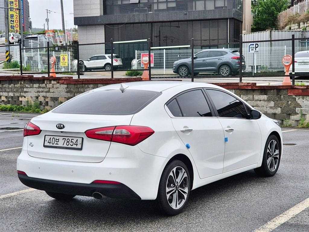 KIA K3 - Vista 4