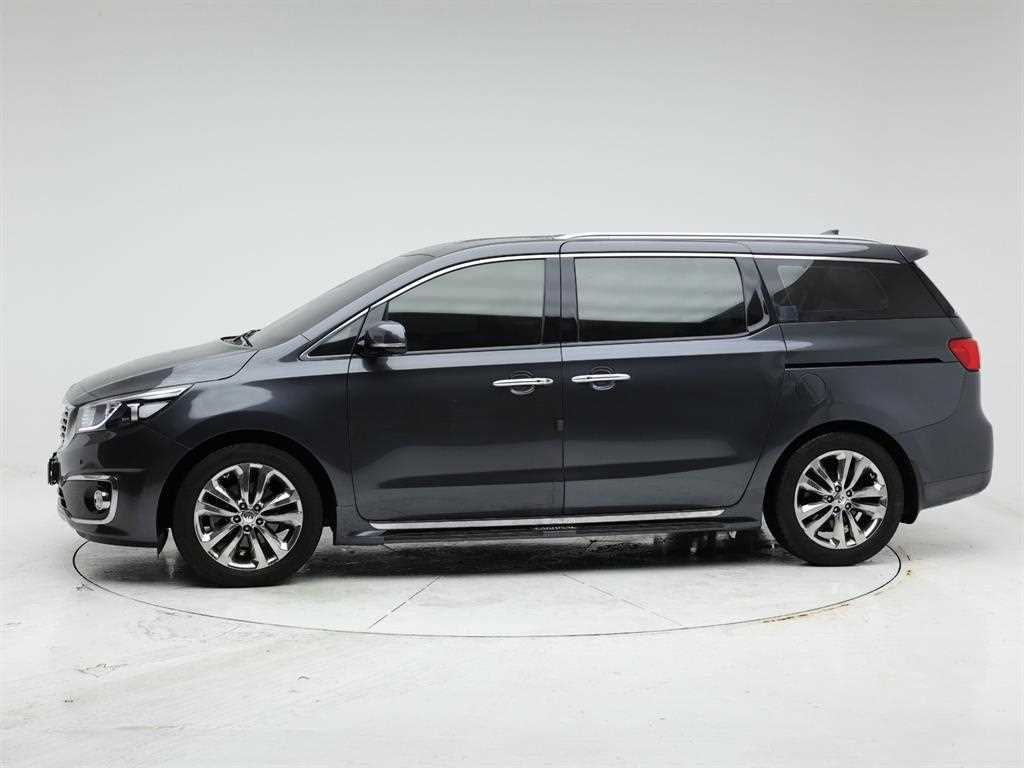 KIA Carnival - Vista 3